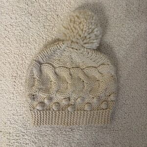 Elegant Cream Knit Pom-Pom Beanie